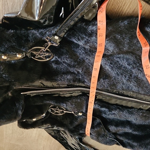 Plush Gothic Winter jacket NWT - Picture 8 of 9